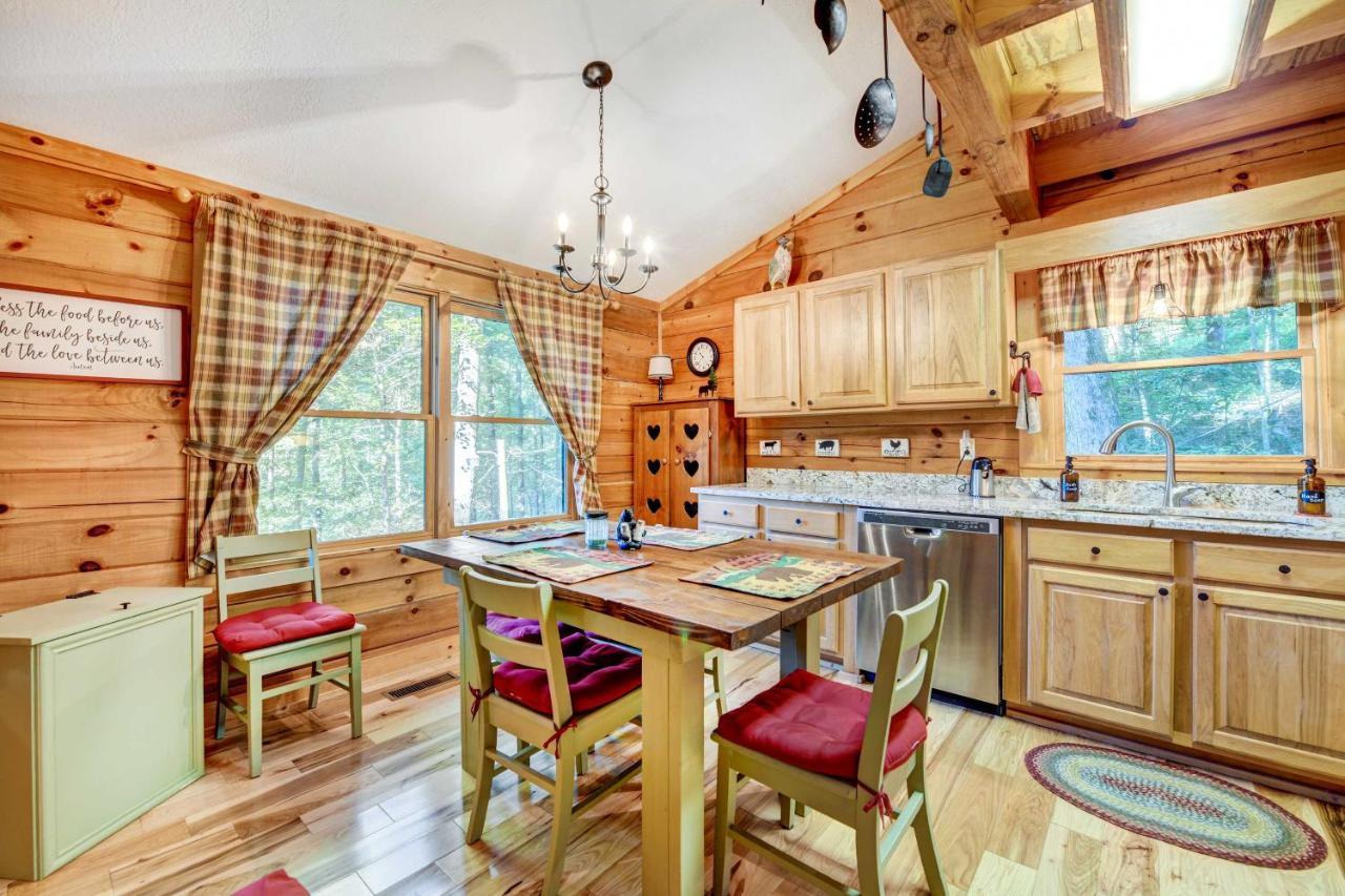 Waynesville Cabin With Covered Deck And Fire Pit! Lake Junaluska ภายนอก รูปภาพ