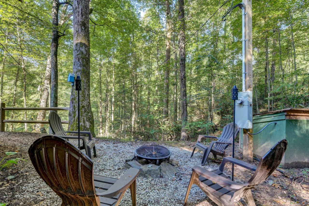 Waynesville Cabin With Covered Deck And Fire Pit! Lake Junaluska ภายนอก รูปภาพ
